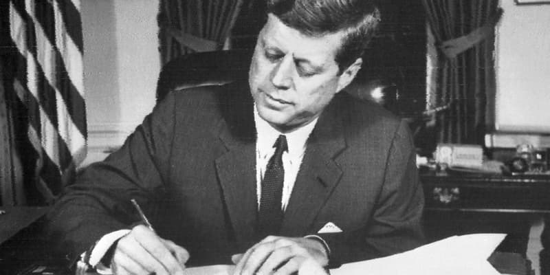 Série Netflix Kennedy : Michael Fassbender en Joseph Kennedy Sr. - Ascension et Tragédies d'une Dynastie Iconique