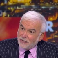 Pascal Praud dément un dîner avec Nicolas Sarkozy : polémique médiatique et enjeux pour CNews