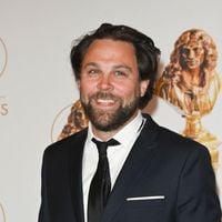 Arthur Jugnot papa pour la 2e fois : Flavie Péan confirme avec une photo du bébé