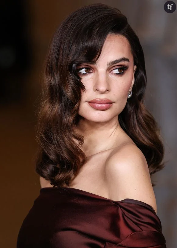 Emily Ratajkowski en bikini : hot summer, féminisme et influence sur Instagram