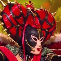 Mask Singer 2025 : La Dame de Cœur démasquée – Découvrez l'animatrice emblématique sous le masque