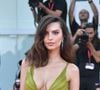 Emily Ratajkowski en bikini en Italie, beauté, critiques et débats féministes