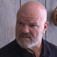 Philippe Etchebest décontenancé par la tenue vestimentaire d’un restaurateur dans 'Cauchemar en cuisine' - M6