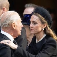 Kate Middleton et Charles III : une scène rare aux obsèques de la duchesse de Kent