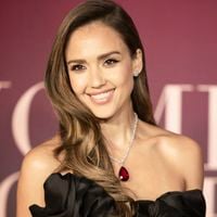 Jessica Alba et Danny Ramirez : Une romance qui enflamme la toile