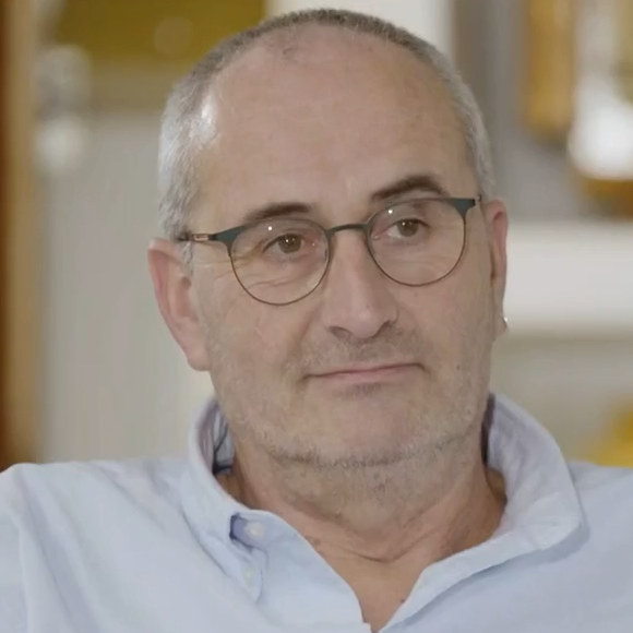 Gynécomastie chez l’homme : L’histoire émouvante de Gilles dans L’amour est dans le pré