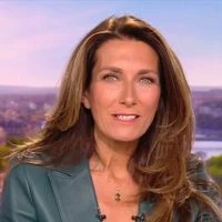 Audiences Pré-Access du Vendredi 11 avril 2025 : Anne-Claire Coudray Domine, Laurent Delahousse Recule et "Scènes de ménages" en Pleine Forme