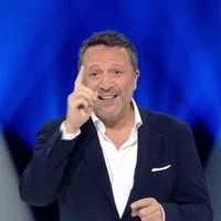 Arthur bouleverse les codes dans 'Le Dernier Cercle' sur TF1