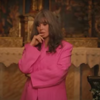 Soleil Noir” : Isabelle Adjani revient sur le succès planétaire de la série phénomène sur Netflix