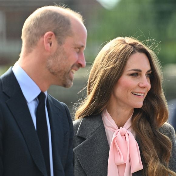 Kate Middleton et le prince William : unis par un bracelet symbolique lors de leur retour à Southport