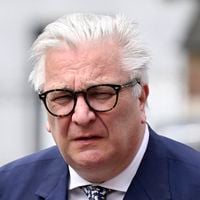 Le fils caché du prince Laurent de Belgique : la vérité révélée par son frère aîné