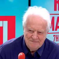 RTL : André Dussollier succède à Faustine Bollaert à 20h dans une nouvelle émission de récit
