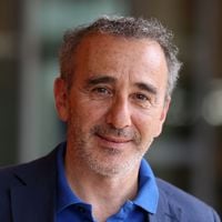 Élie Semoun Papa à 61 ans : Naissance de son deuxième enfant