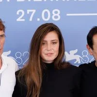 Adèle Exarchopoulos en look sportswear à la Fashion Week : un style qui divise les internautes