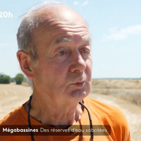 Mégabassines : une équipe du 20 Heures de France 2 agressée pendant un reportage en Charente‑Maritime