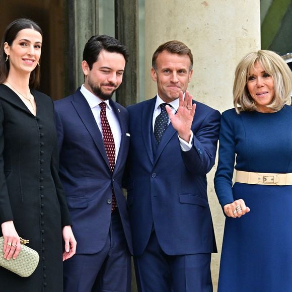 Emmanuel et Brigitte Macron accueillent le prince Hussein et la princesse Rajwa de Jordanie à l'Élysée