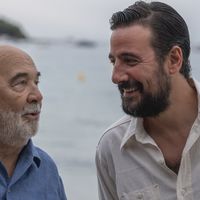 Y’a pas de réseau : le succès surprise de l’été 2025 avec Gérard Jugnot et Maxime Gasteuil