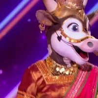 Mask Singer 2025 : La Vache déjà démasquée ? Découvrez l'acteur français derrière le masque