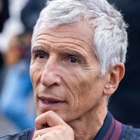 Nagui rend hommage à un membre de la famille Taratata - Émission spéciale 600e