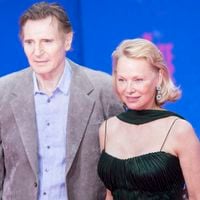 La vie bouleversante de Liam Neeson avant Pamela Anderson