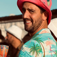 Flo (MAPR) provoque avec humour son ex Tracy aux Fêtes de Bayonne : clin d'œil piquant