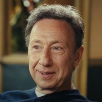 Stéphane Bern lance sa chaîne YouTube avec 'Le Confident' - Une nouvelle ère digitale