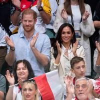 Meghan Markle émerveillée par le prince Harry : sa transformation surprenante en surfeur