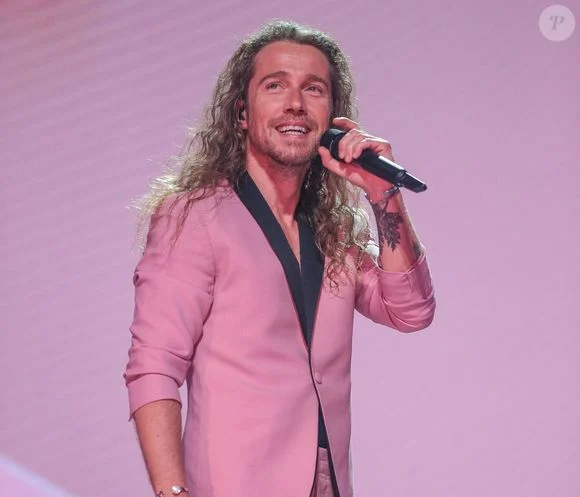 Le fils de Julien Doré : petite star des coulisses des festivals d'été 2025