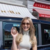 Bella Hadid jugée trop maigre : polémique autour de son look à Los Angeles