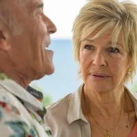 Audiences TV du 18 août 2025 : Véronique Jannot booste "Camping Paradis" face à M6