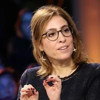 JT de France 2 : Léa Salamé sollicitée pour incarner le 20h - Les coulisses du mercato télé