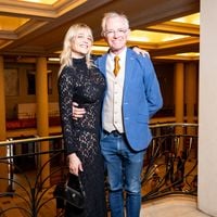 Mac Lesggy et sa compagne Carole éblouissent à la Fashion Week 2025
