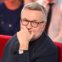 Laurent Ruquier surprend avec un nouveau look : analyse et programmes à venir