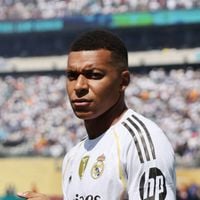 Kylian Mbappé à Paris : dîner au Loulou et présence mystérieuse