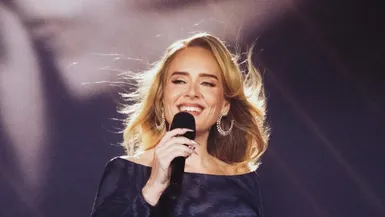 Deepfakes Musicaux : L'IA Crée des Chansons Fictives Imitant Adele et Ed Sheeran en Hommage à Charlie Kirk