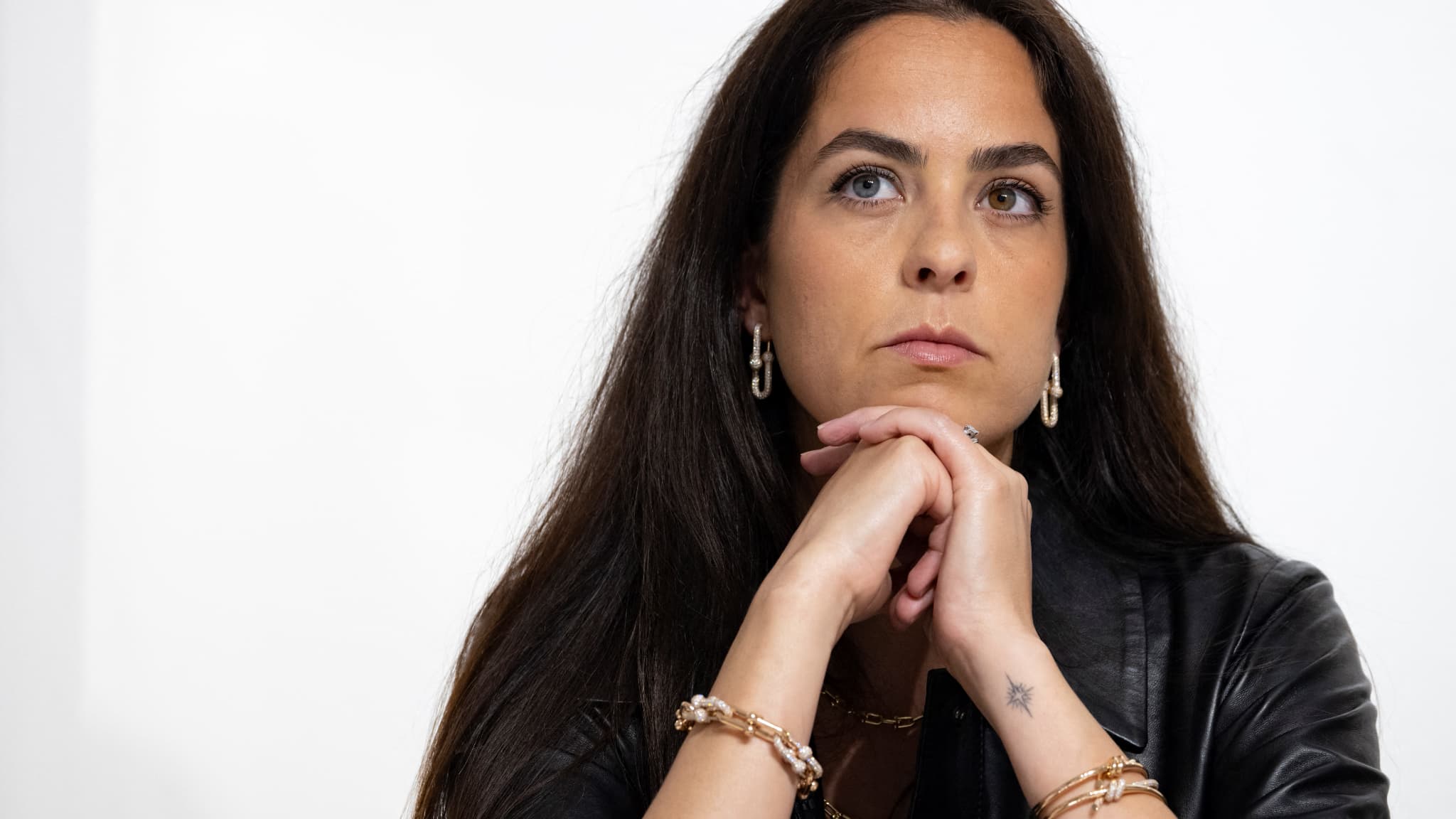 Anouchka Delon règle ses comptes avec Alain-Fabien et l’accuse de trahison sur Instagram