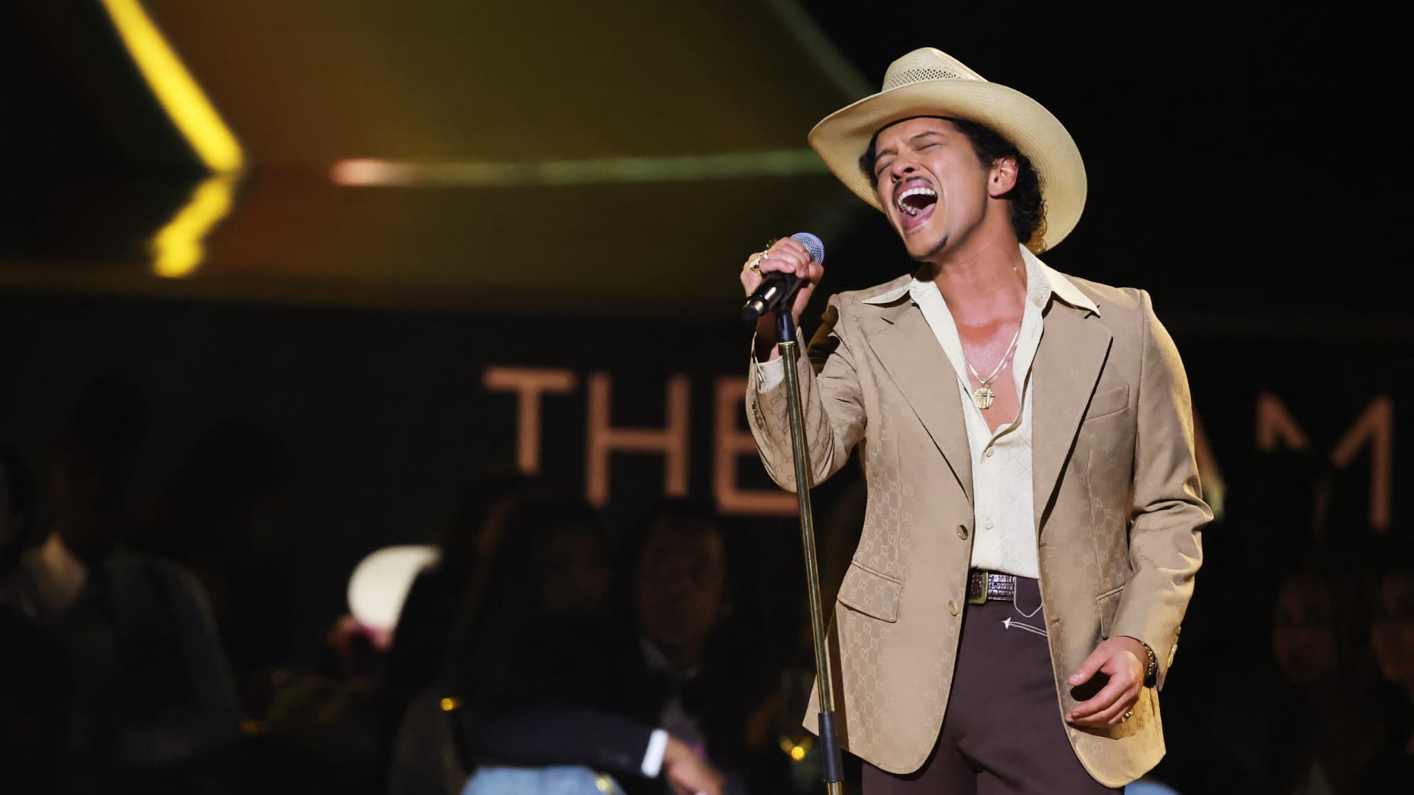 Bruno Mars revient avec “The Romantic”, son nouvel album événement