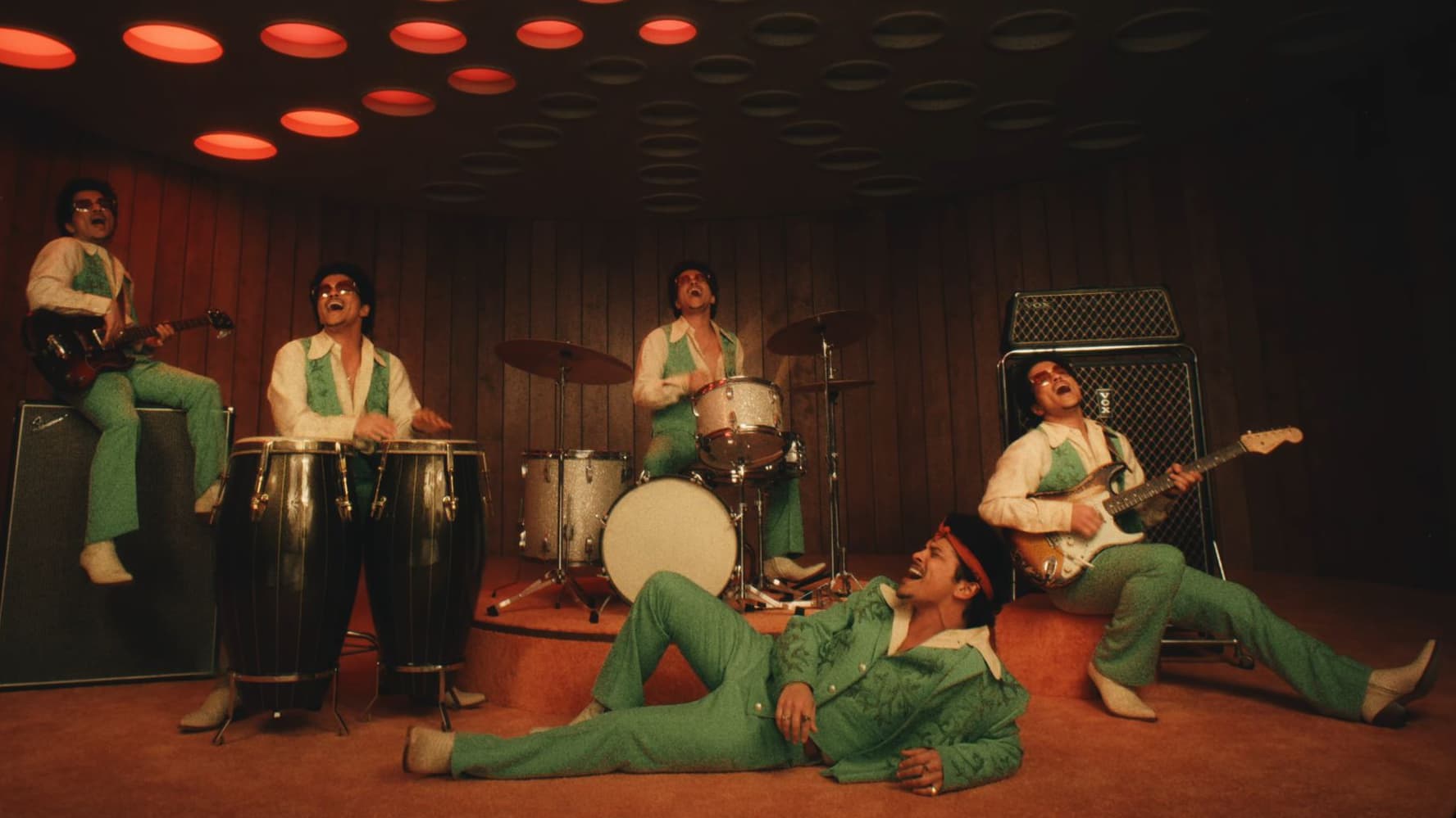 Bruno Mars revient avec « I Just Might » et l’album « The Romantic »