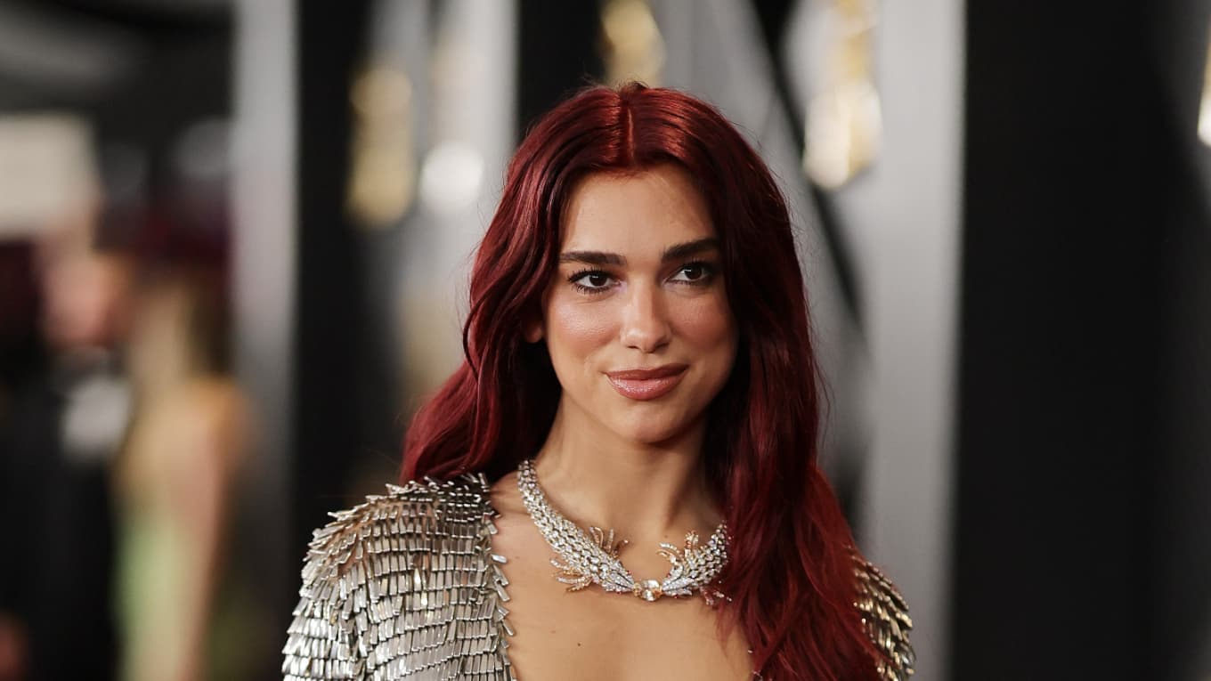 Dua Lipa dans le métro parisien : le coup de maître