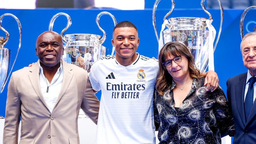 Mercato : La mère de Mbappé négocie avec le PSG, c’est validé !