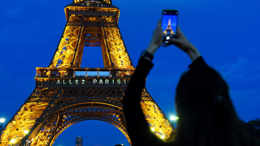 Transfert à 3M€ : Le retour surprenant d'Ikoné à Paris