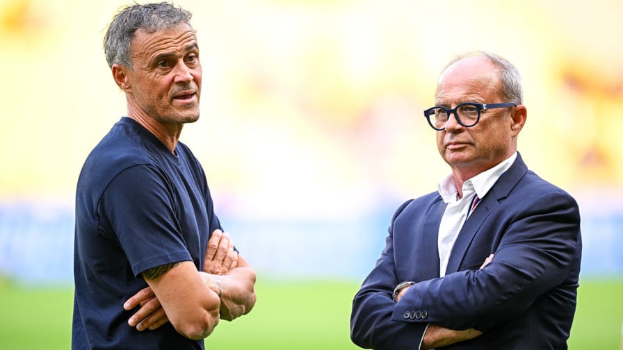 Mercato PSG 2025 : Michael Olise, la cible de rêve pour Paris ?