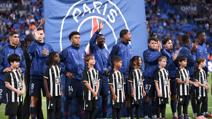 Ousmane Dembélé : Le cadeau unique du PSG et son rôle de leader