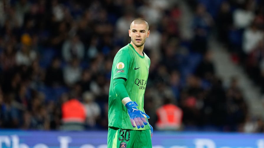 Mercato PSG : Le message spécial reçu par Lucas Chevalier après son transfert