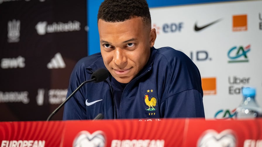 Kylian Mbappé et Didier Deschamps : Le rendez-vous historique de l'équipe de France
