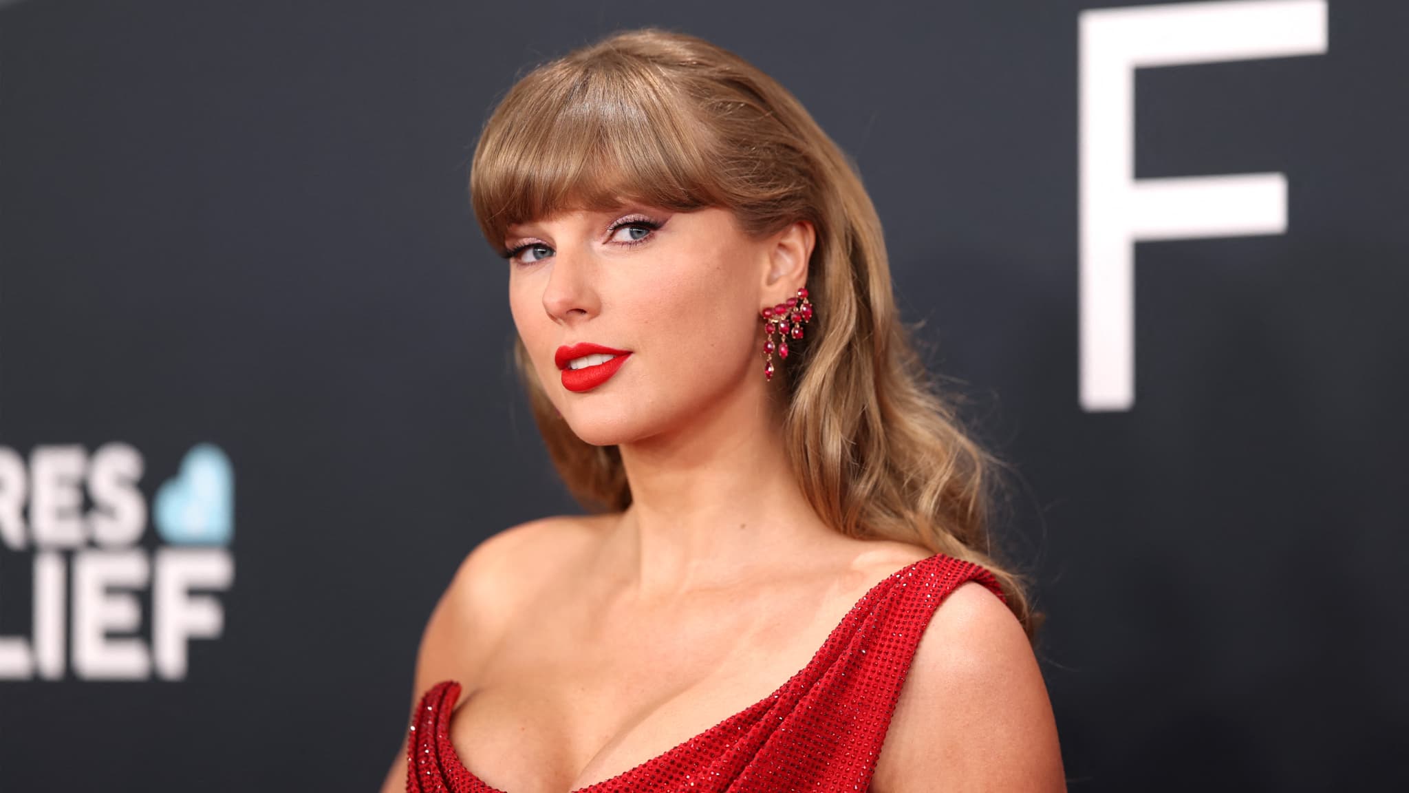 Elle a écouté Taylor Swift pendant 7 500 heures en un an : à seulement 13 ans, Emma Wood est la plus grande fan mondiale (Spotify Wrapped 2025)
