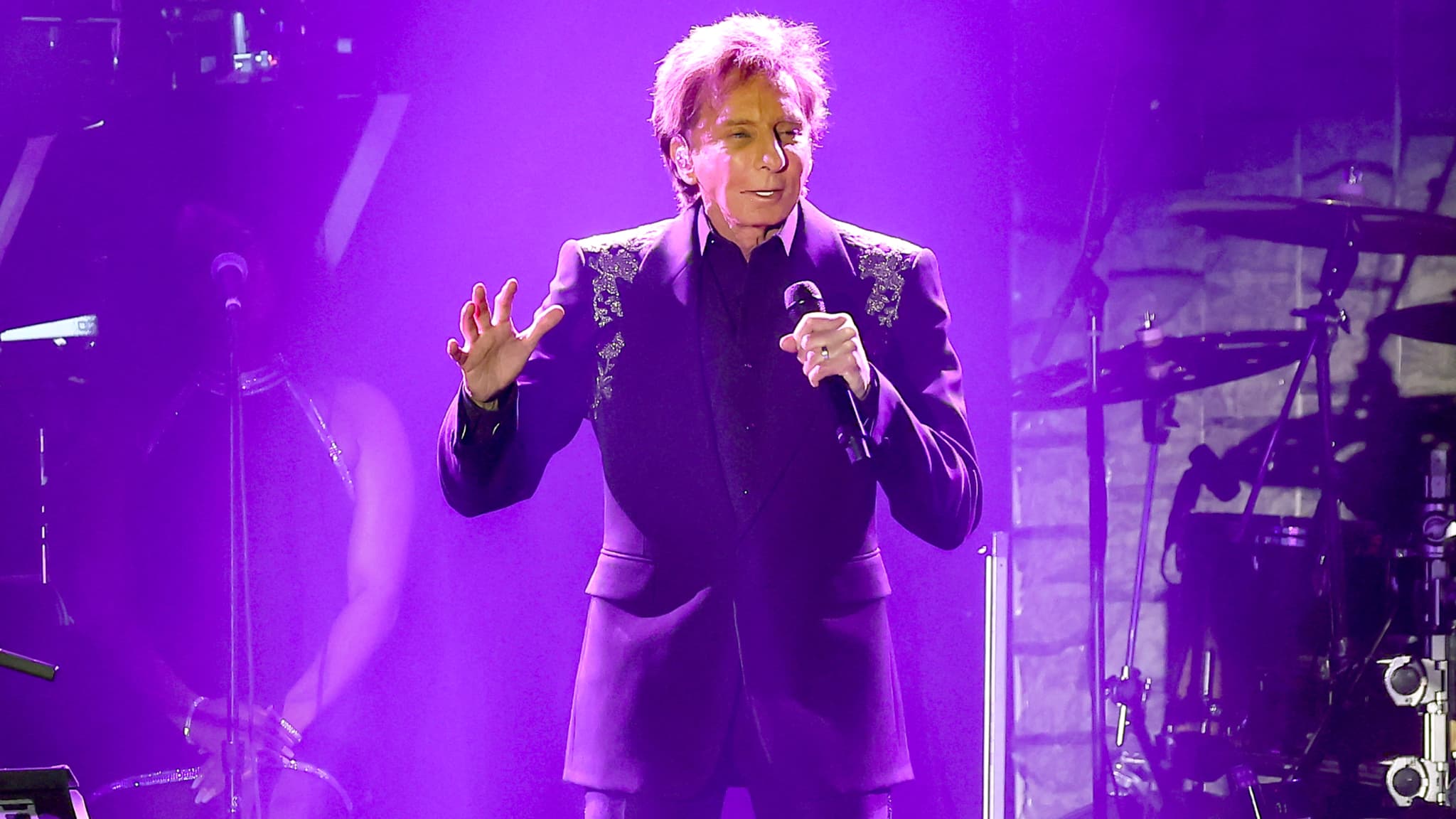 Barry Manilow annonce un cancer du poumon à 82 ans