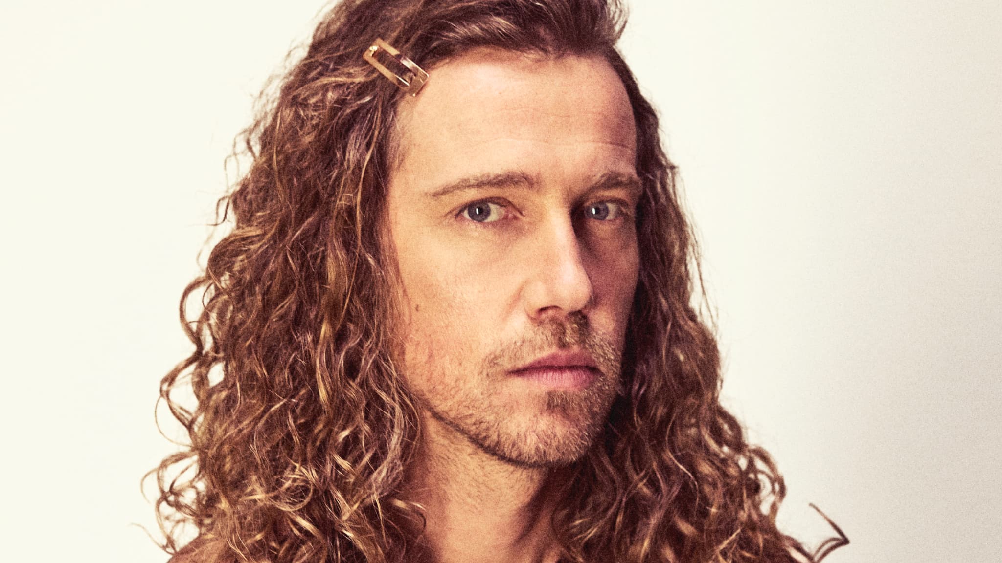 Julien Doré vs Gojira : la bataille insolite des baleines volantes