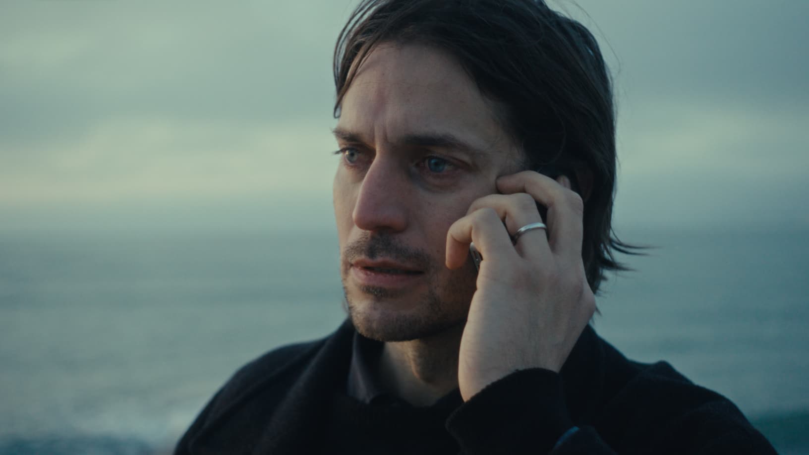 Lucas Bravo dans Les Saisons sur Arte : Pourquoi cette série marque un tournant dans sa carrière d'acteur