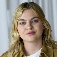 Louane en vacances : ses photos en maillot de bain font sensation sur Instagram